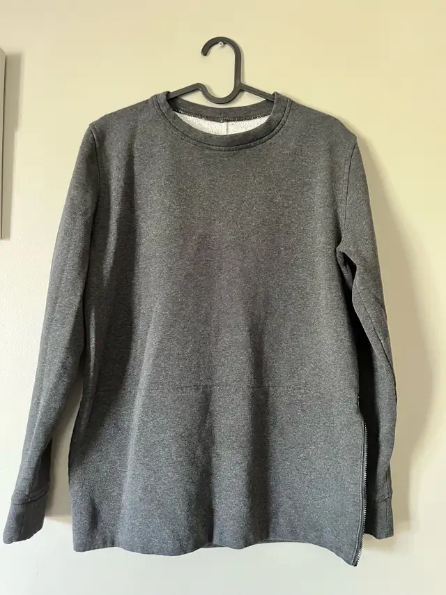 Lululemon Fleece Pullover Hoodie size 6 in Women's - Tops & Outerwear in Calgary - Image 4