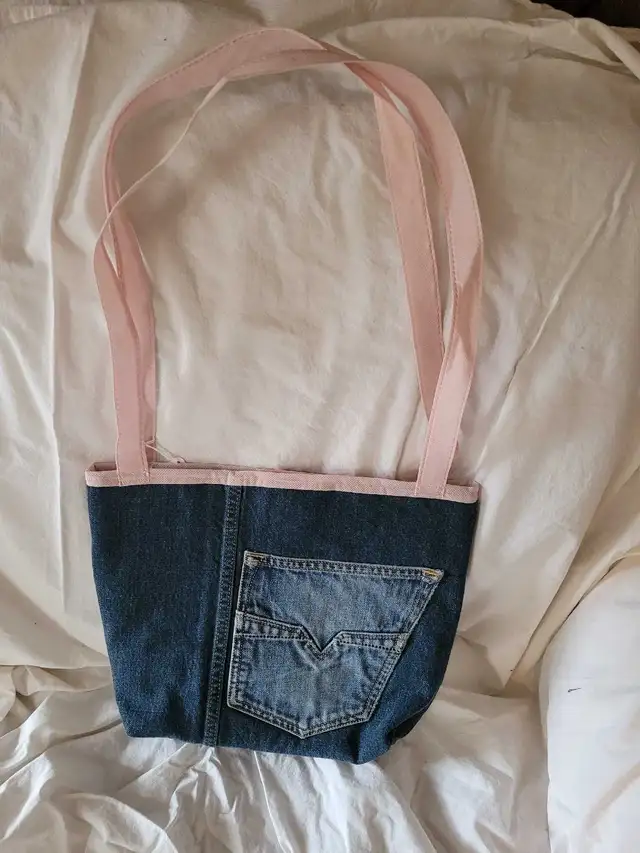 Versace Purse in Women's - Bags & Wallets in Sudbury - Image 3