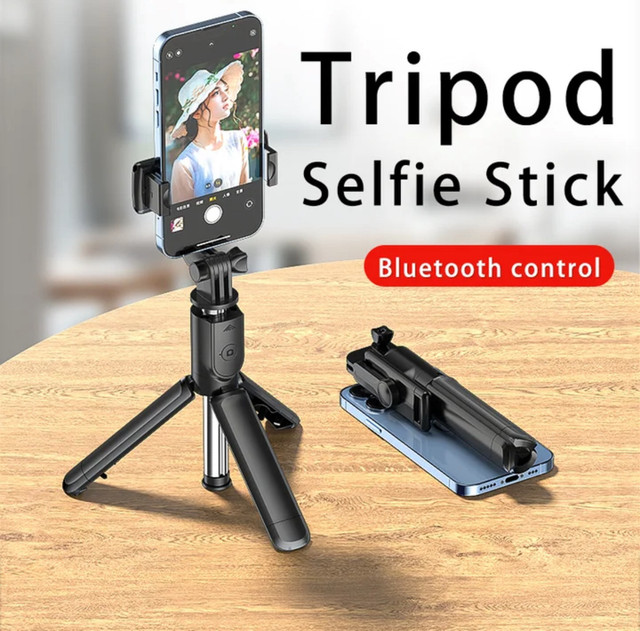 Tripod Selfie Stick in Cell Phone Accessories in City of Toronto - Image 3