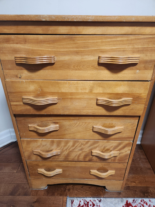 Wooden 5 Drawer Dresser dans Commodes et armoires  à Ville de Montréal - Image 2