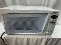 Panasonic Inverter Microwave NN-SA636WX
