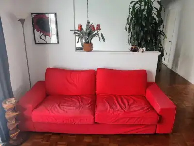 Secteur St François à Laval H7B1A2 Près du Vieux-Terrebonne Housse rouge à DONNER Pour canapé 3 plac...