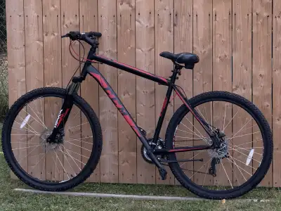 CCM Exeller 29 Wheels like new XL frame, View more