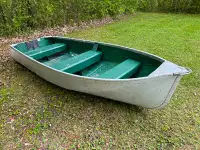 12’ Aluminum Boat