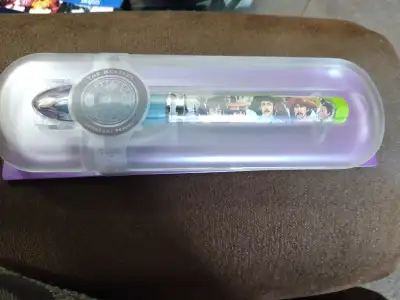 Brand new Beatles pen. Makes a great Christmas gift. Works intermittently. Bought for $40. Can ship...