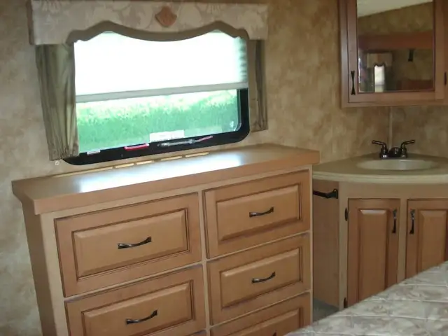 2008 Everest 305t avec panneaux solaires (fifth wheel) in RVs & Motorhomes in Victoriaville - Image 8
