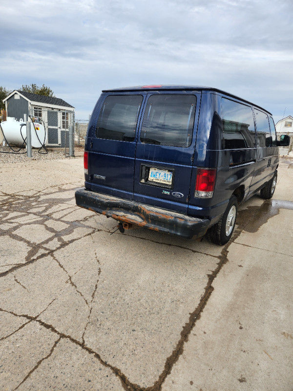 Used Ford Econoline Van in Cars & Trucks in London - Image 3