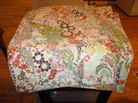(NEW) 100% COTTEN REVERSABLE PLACEMATS. PRICE $25 SET OF FOUR.