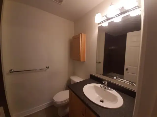 Room for rent in 2-bedroom condo in Room Rentals & Roommates in Ottawa - Image 6