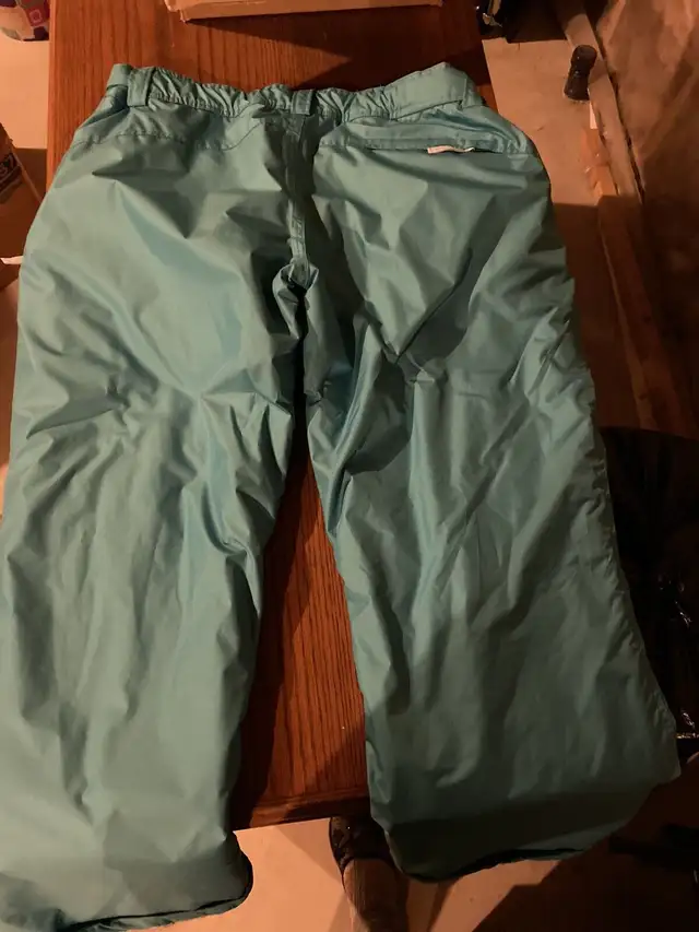 Ladies ski suit L, XL(please read all) in Women's - Tops & Outerwear in Markham / York Region - Image 9
