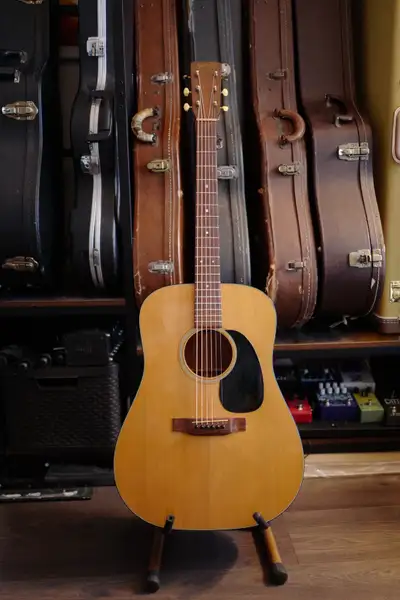 Selling my 1980 Martin D18 Plays well and sounds warn as it presented. come with a hard case. Pick u...