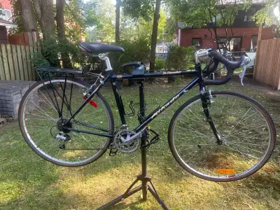 Vélo de route Mikado de Champlain 50 cm Shimano 21 vitesses, View more