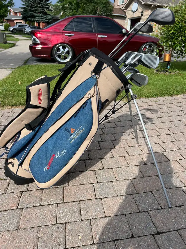 Cynergy -Wilson  Golf Bag Set  in Golf in Barrie - Image 2
