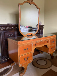 Dresser/make up vanity,Foldable storage ottoman