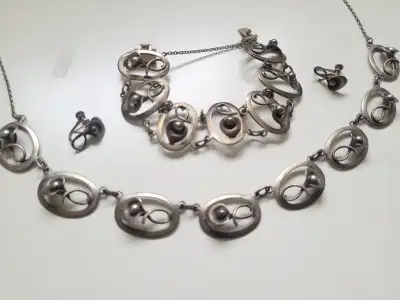 Danecraft Sterling Silver Floral Jewelry Set, View more