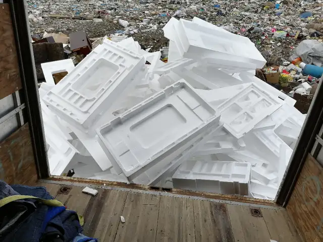 Junk, garbage, furniture, appliance removal Call: 403-615-596462864355057282123