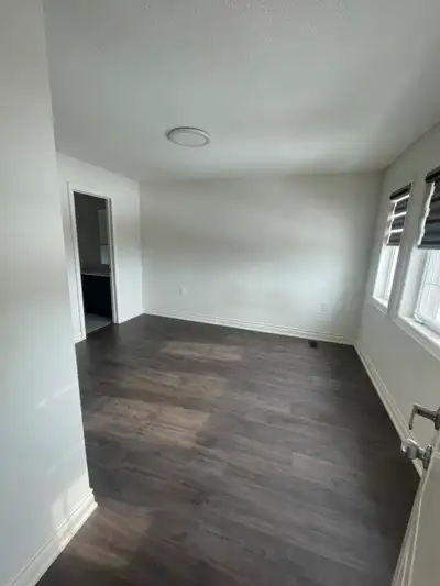 Seeking Young Professional for Master Bedroom with Private Ensuite | $1300 | Oct 1 or earlier Move-I...