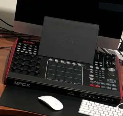 Used Akai mpc x 1800 obo