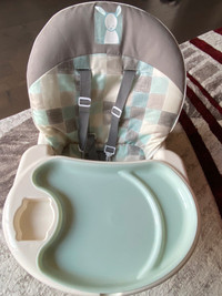 Safety first feeding and snacking toddlers seat