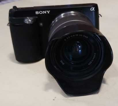 SONY - Alpha NEX-F3 Digital Camera in Cameras & Camcorders in Burnaby/New Westminster - Image 2