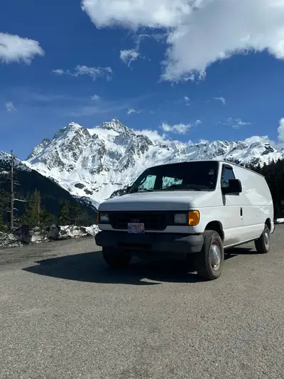 NEEDS TO BE SOLD FINAL OFFER 2005 Ford E250 Camper Van converted 5.4L • V8 ~ 390.000 km (these engin...