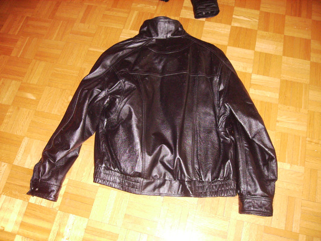 Deux veste de cuirs sport de marque (Wilsons Leather). dans Articles multiples  à Ville de Québec - Image 2