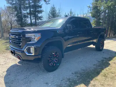 2022 GMC AT4 1500 limited All options 2022 had available Heads up display Sunroof Nav Adaptive cruis...