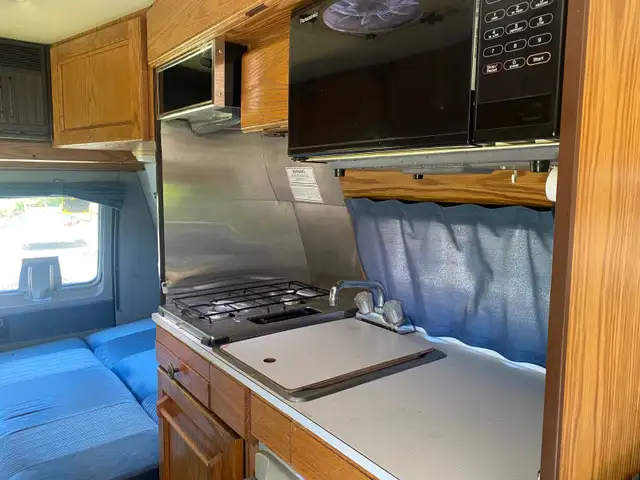 ROADTREK 190 VERSATILE - DODGE RAM 250 in RVs & Motorhomes in Sherbrooke - Image 8