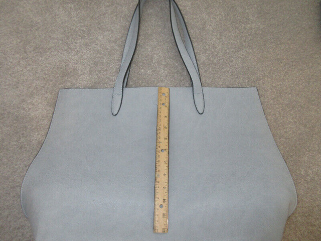 4 LARGE totes/purses  - $5 EACH in Women's - Bags & Wallets in Edmonton - Image 3