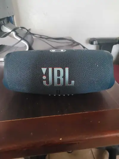 Jcl charge 5 in good condition. Asking for 140 OBO