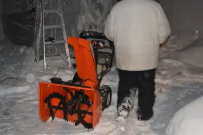 Souffleuse Ariens 11.5 HP Briggs & Stratton Démarreur électrique, View more
