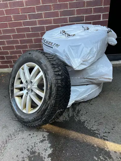 Pirelli Ice Zero FR 215/60 R16 Volkswagen OEM wheels 5x112 Offset 50 Good condition