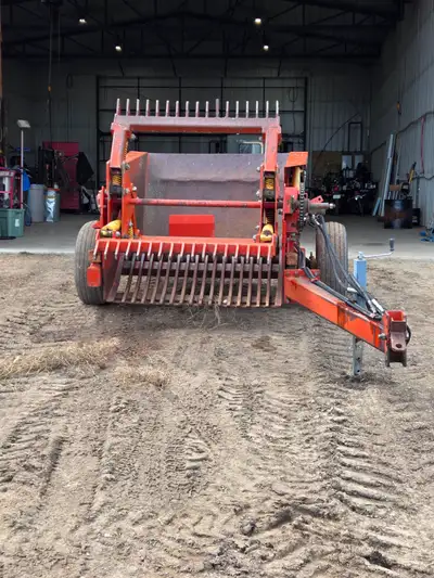Older picker... should work for years to come ? Ground drive . Converted to hyd . If interested call...