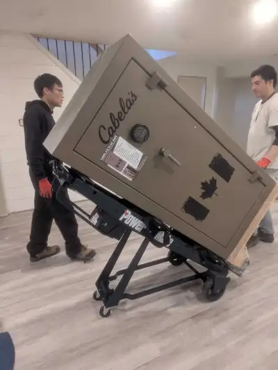 LR MOVING... PROFESSIONAL MOVERS We are : **INSURED, WSIB ** BETTER BUSINESS BUREAU MEMBERS ** 5 STA...