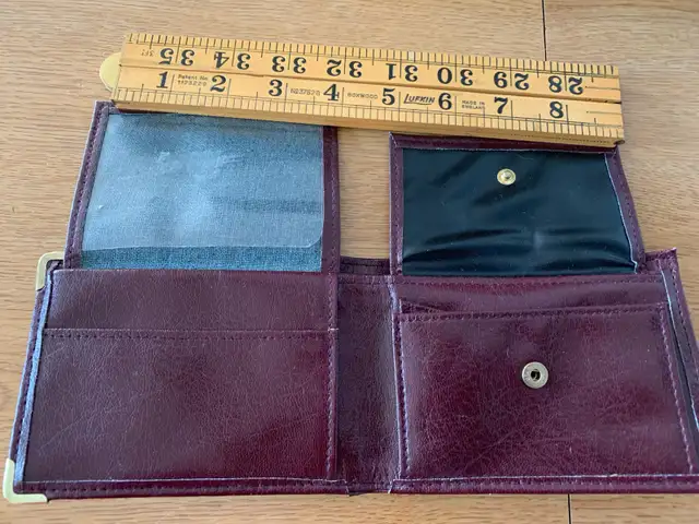 Men’s 5x4” brown leather wallet, snapped chge storage63436970278273121
