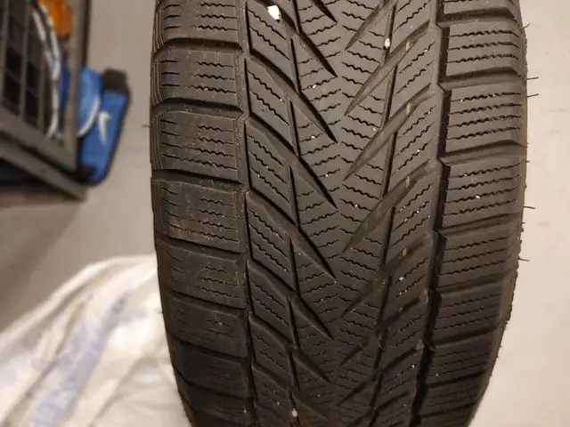 PRICE DROP - 215 55 R17 WINTER TIRES WITH ALLOY RIMS in Tires & Rims in Mississauga / Peel Region - Image 5