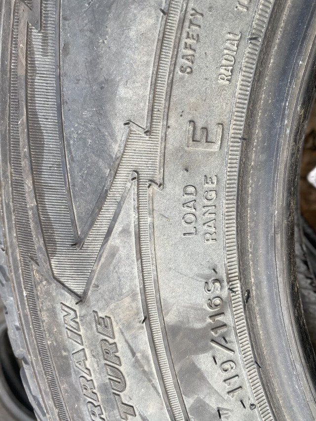 four Goodyear Wrangler Kevlar 245/70R17 tires in Tires & Rims in Penticton - Image 3