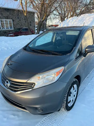 Je vends ma Nissan Versa Note, fiable et bien entretenue. Année : 2016 Kilométrage : 120 000 km Tran...