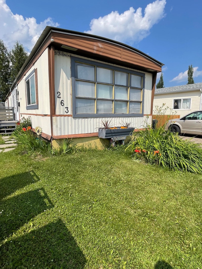 Affordable mobile home for sale in Red Deer Houses for Sale Red