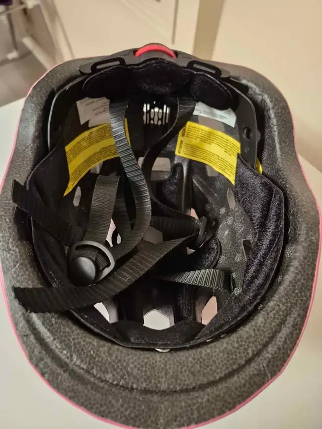 Bicycle Helmet For Kids in Kids in Laval / North Shore - Image 5