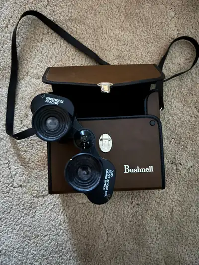 7 x 35 Bushnell 357ft at 1000 yds Coated Optics Including case and strap