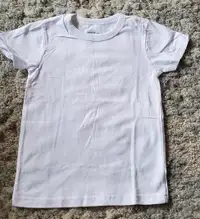 T-shirt blanc grandeur 4t neuf jamais porté 