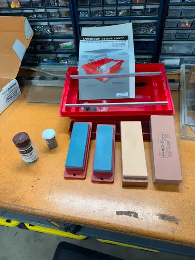 Sharpening Kit - Veritas Stone Pond, View more