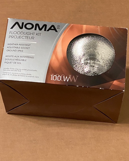 New NOMA BR38 Floodlight Kit with Wall Plate & Spike, Black in Outdoor Lighting in Calgary