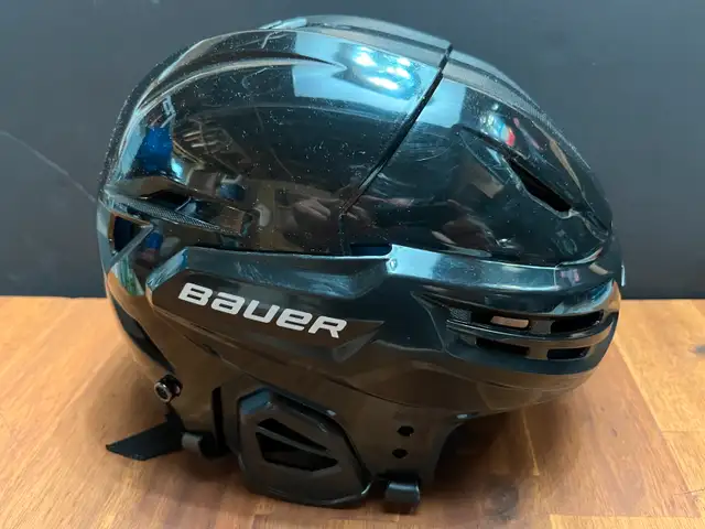 Bauer Re-Akt 55 Senior Medium Hockey Helmet63436969707267124