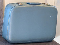 1950's/60's  BLUE HARD SHELL CARRY-ON SUITCASE