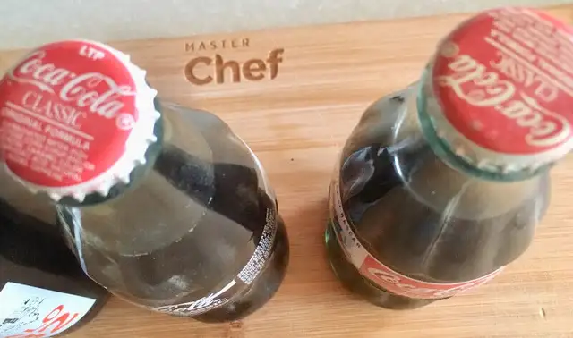 Coca-Cola bottles in Arts & Collectibles in Oakville / Halton Region - Image 5