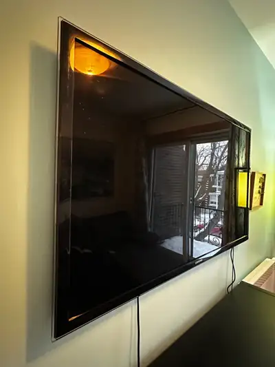 55" Samsung TV UN55D6050TF, View more