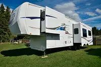 Bighorn 5th wheel Camper For Sale