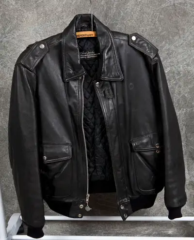 DESIGN EXCLUSIF PAR HEIN PERICKE POUR HARLEY DAVIDSON TAILLE MEDIUM-LARGE TRÈS BON ÉTAT